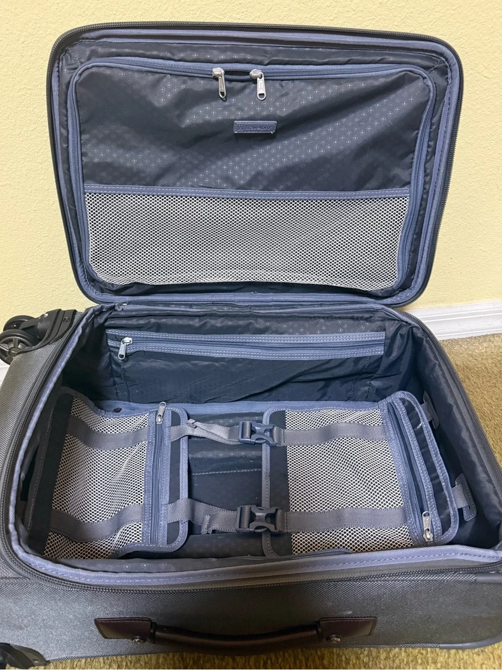 Travelpro Platinum Elite Expandable Carry On Suitcase in Vintage Gray